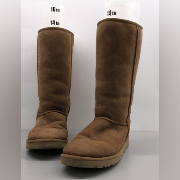 UGG Women’s Classic Tall Brown Suede Round Toe Pull-on Snow Boots, size 10 - Picture 2 of 11